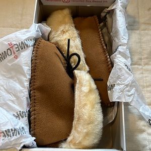 Minnetonka baby moccasin/bootie size 3